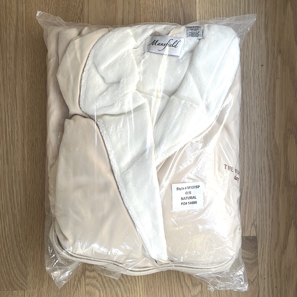 Mansfield Hotel and Spa Intimates & Sleepwear Nwtsealed Lxl Mansfield Super Plushlong Belted